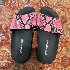 Kailey Steven Madden Slip-on Sandal Size 8